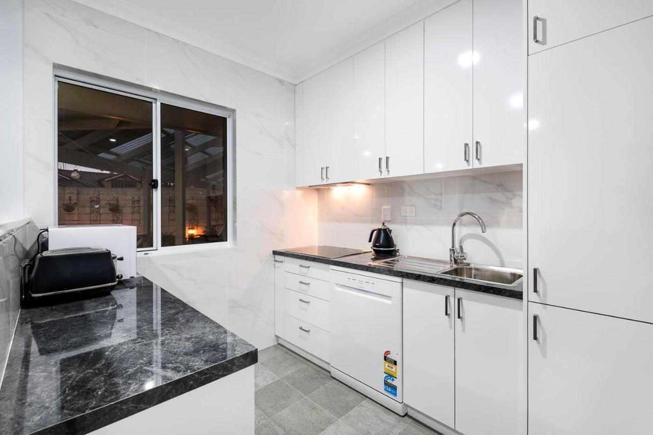 12 Streeton Promenade Apartment Perth Exterior photo